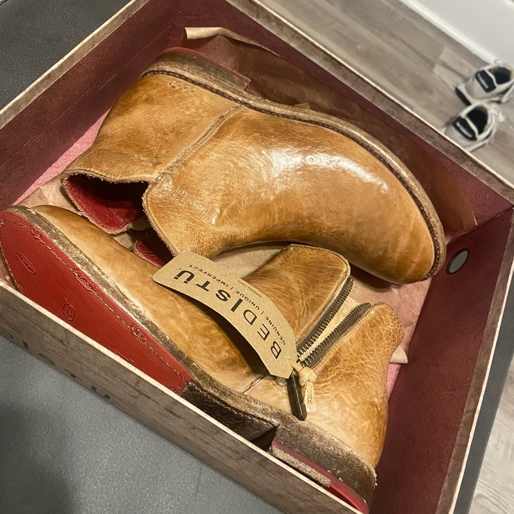BED|STU Brown Leather Ankle Boots with Red Soles